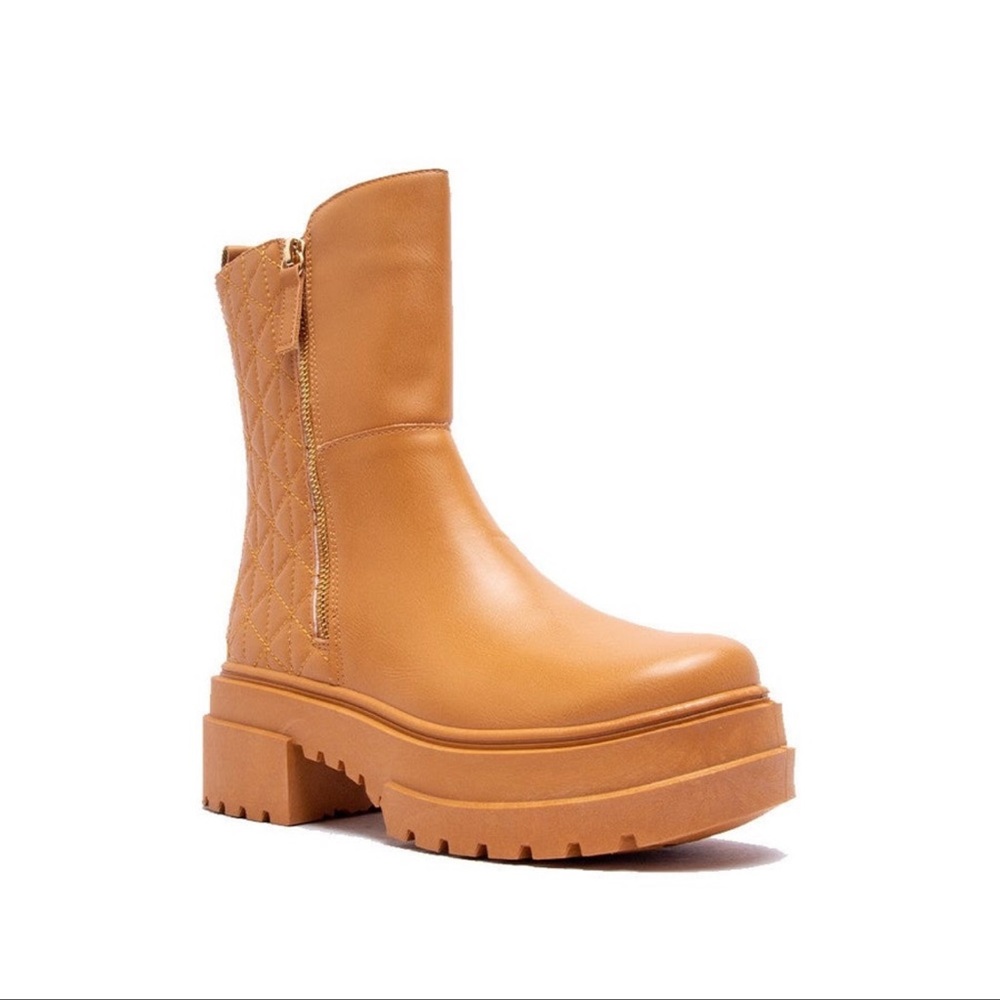 🆕🌿🧡QUPID: TAN Quilted Booties SIZE 8